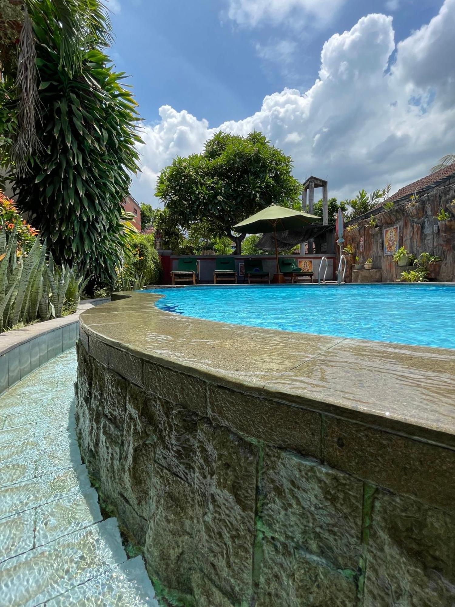 Kubu Elsa Bali Hotell Lovina Eksteriør bilde