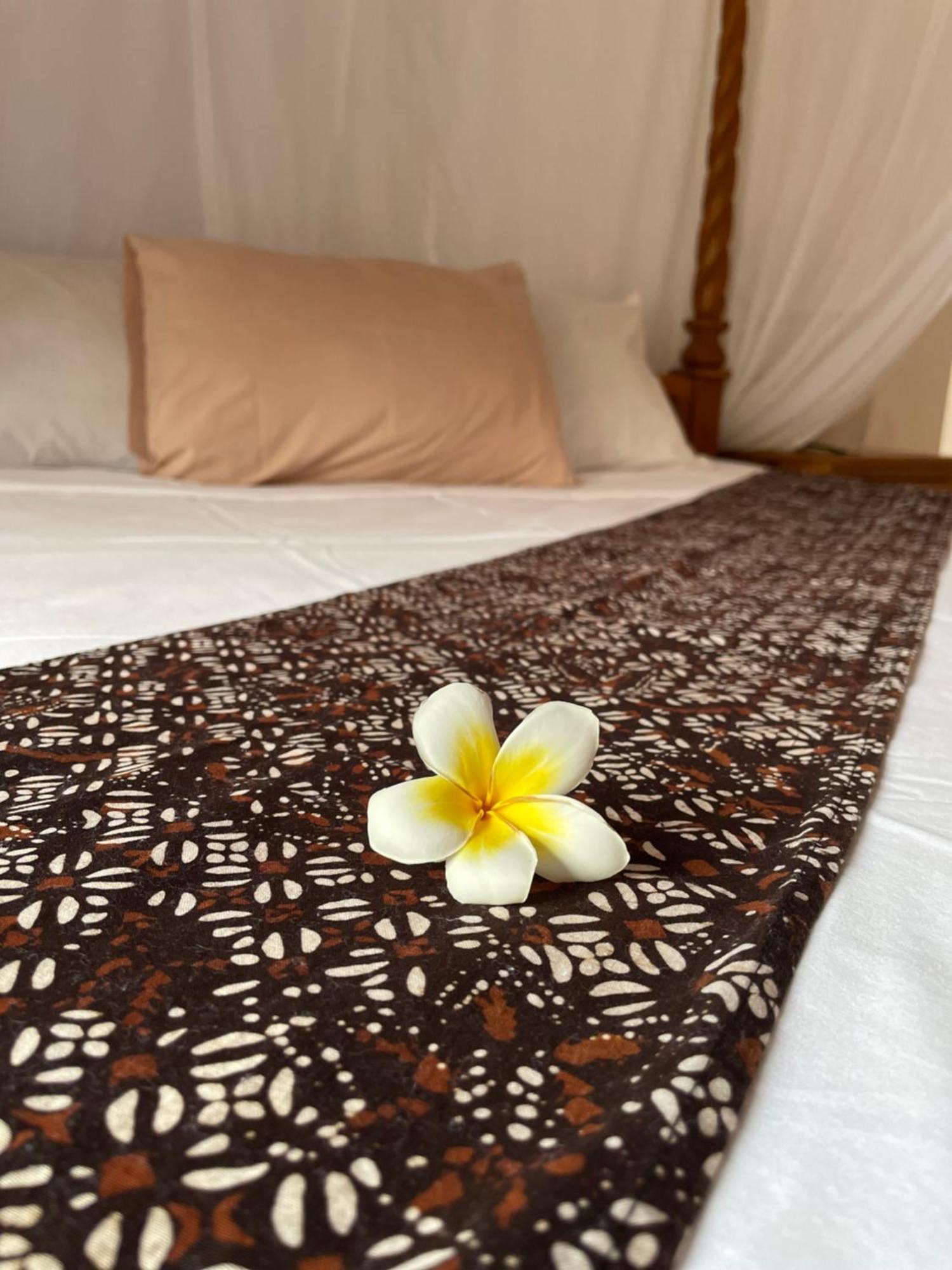 Kubu Elsa Bali Hotell Lovina Eksteriør bilde